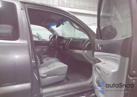 2014 Toyota Tacoma Prerunner V6 z USA, uszkodzony, nr VIN 5TFTU4GN5EX063944